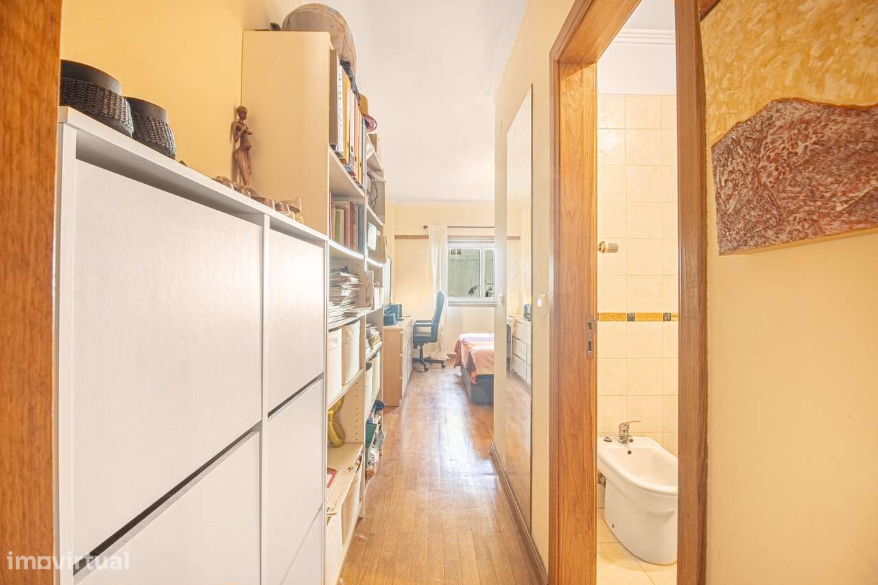 Apartamento T2+1 com terraço-11