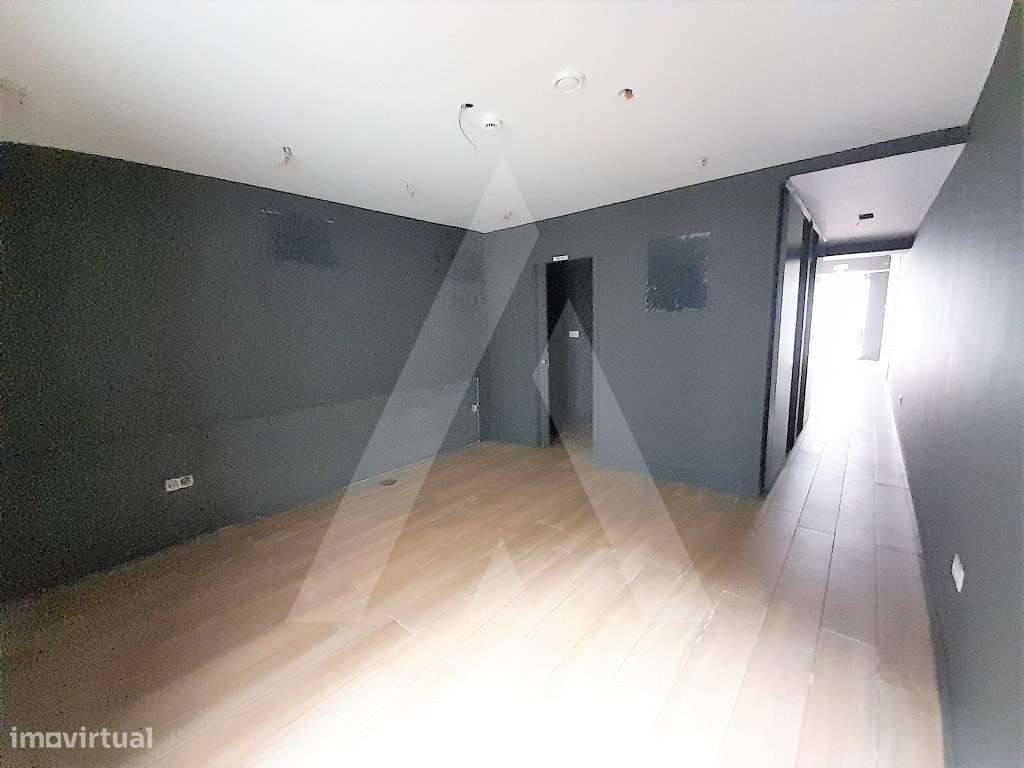 Loja situada em zona histórica de Aveiro - Grande imagem: 4/11