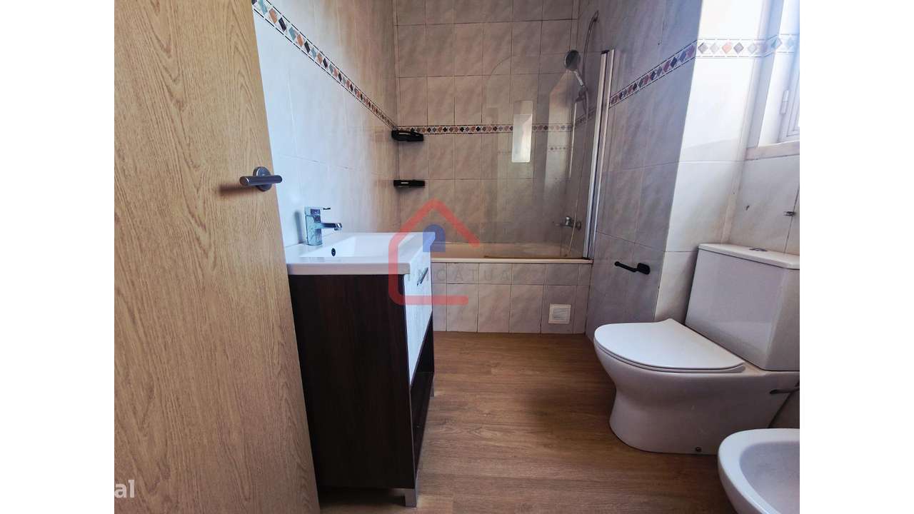 Apartamento T4 em Mercês-8