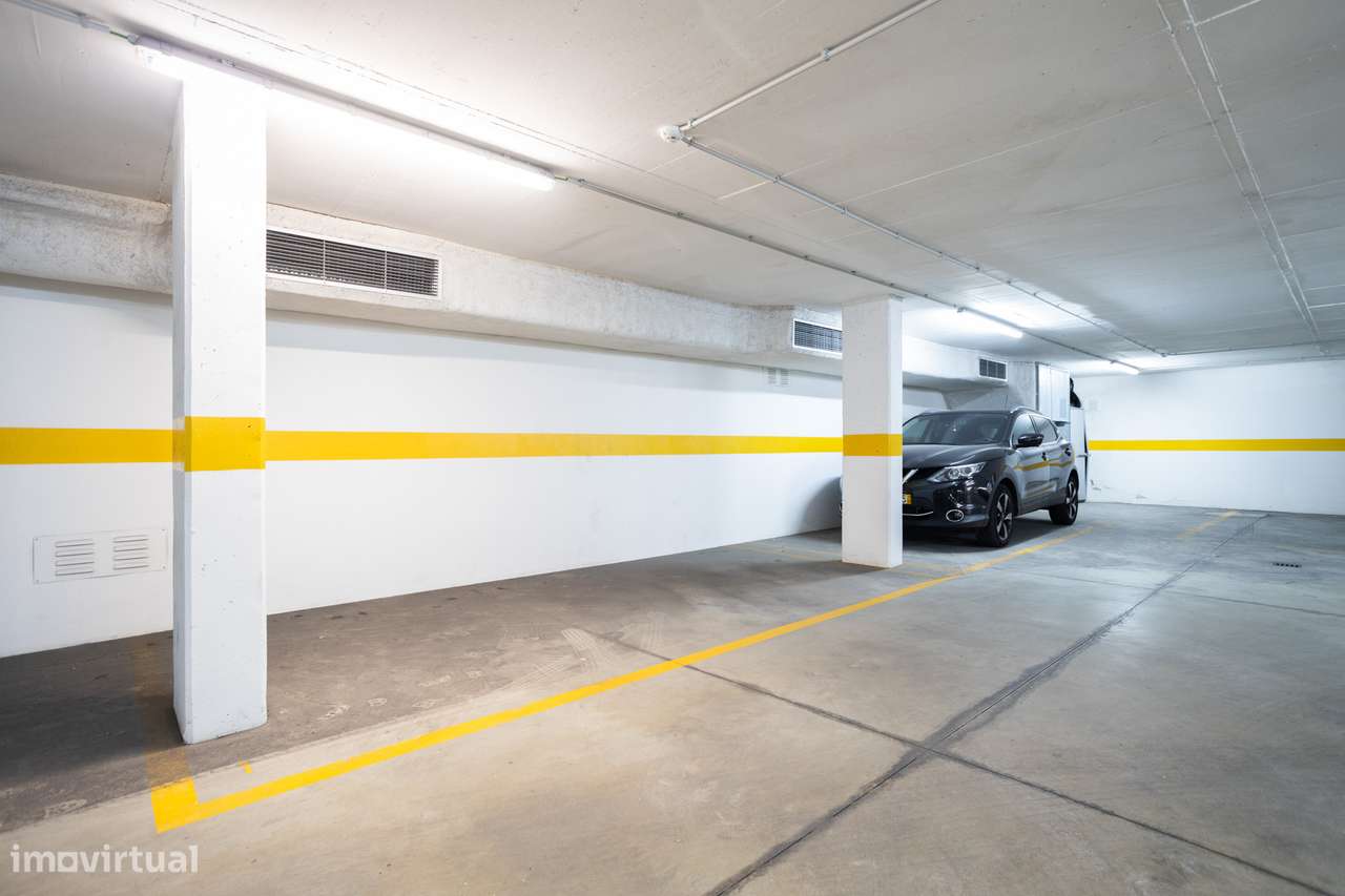 Garagem em Olival de Basto - Estacione o Seu Veículo com Conforto e Se - Grande imagem: 5/10