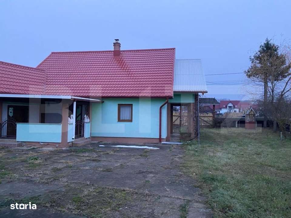 Casa si hala de vanzare, in Horodnic de Sus - Imagine principală: 3/12