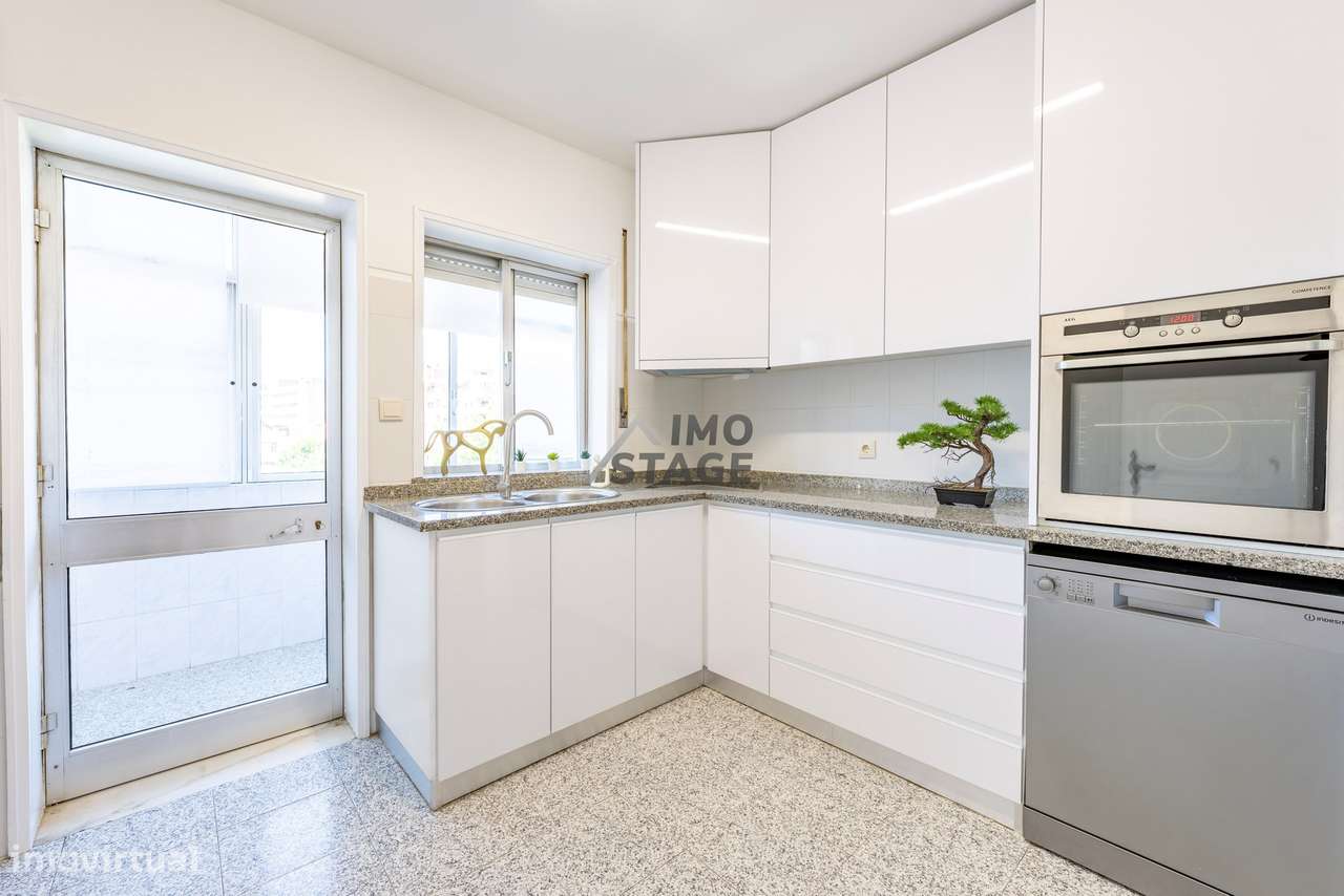 Apartamento T2+1 situado no Centro da Maia-6