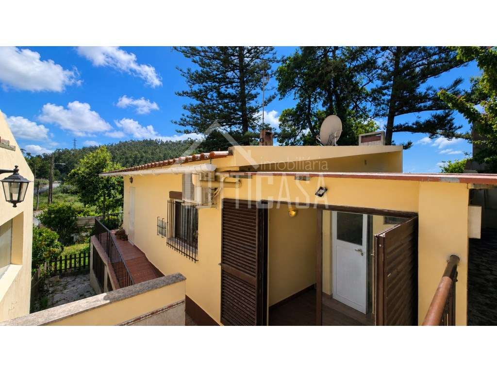 Moradia T2+2 com Jardim, Garagem e Total Privacidade-26