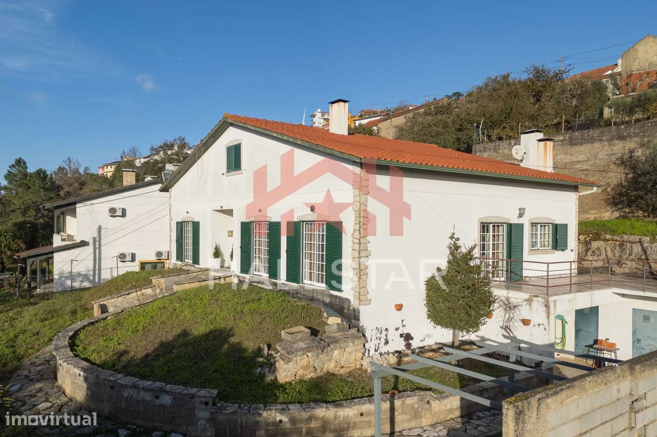 Moradia T3 Isolada / Aquecimento Central / Torre-30