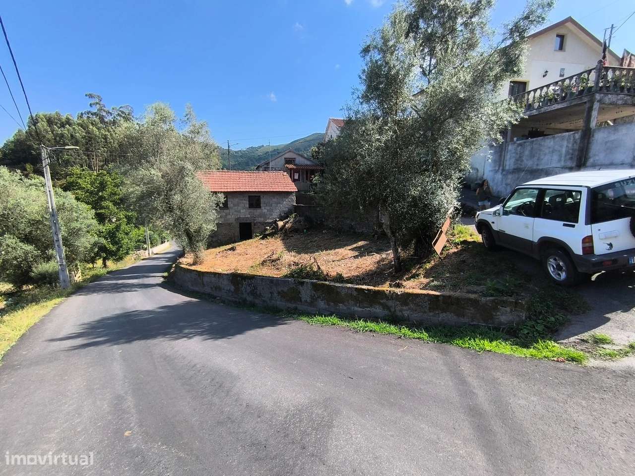 Casa para Restauro em Boivães – Ponte da Barca-14