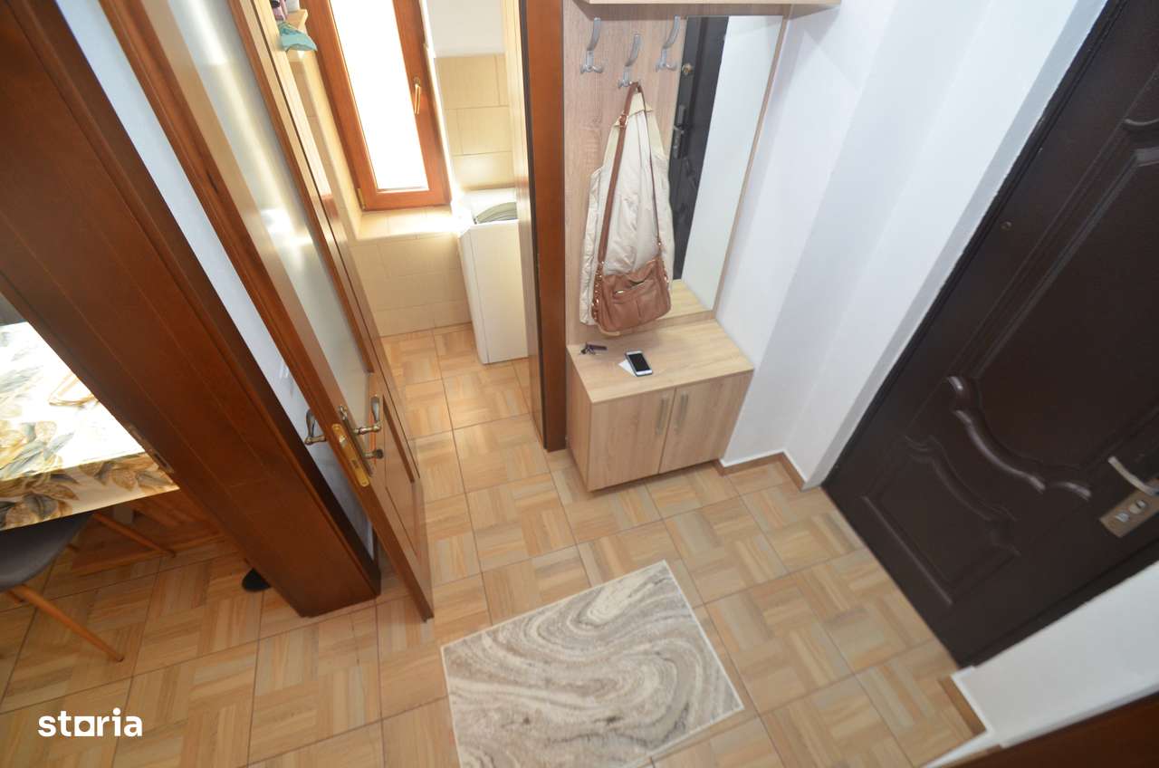 Apartament spatios cu centrala proprie - Imagine principală: 4/13