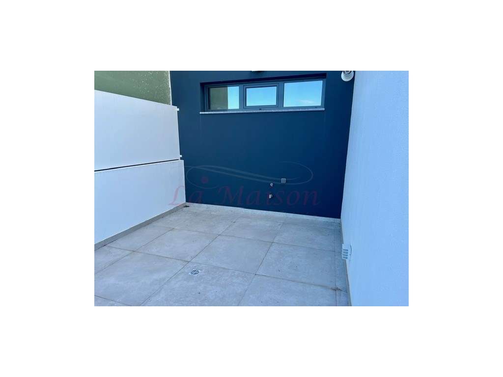 Moradia V5 no centro de Loures-17