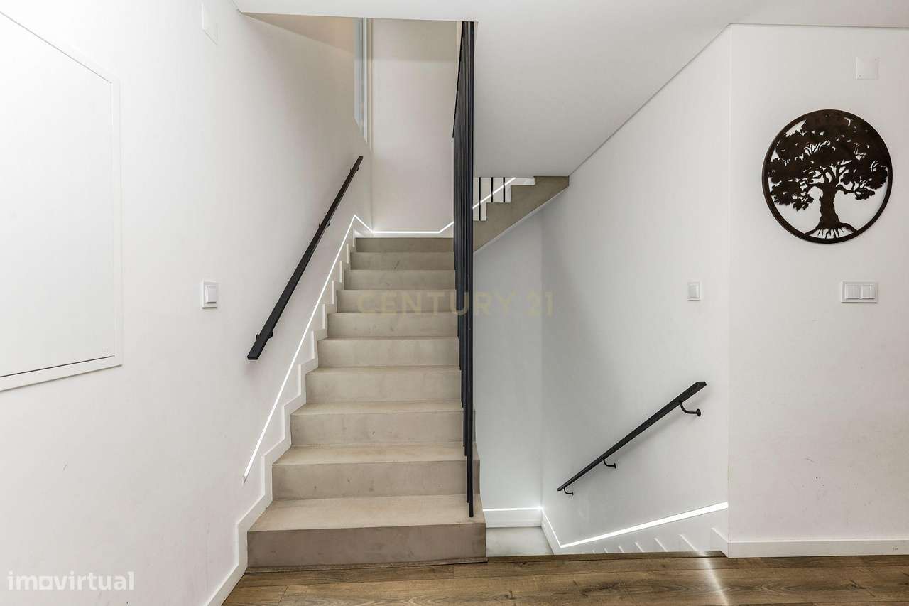 Moradia T4 Contemporânea com Piscina, Vista Rio e Localização Estratég - Grande imagem: 5/40