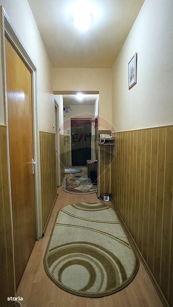 Apartament 3 camere decomandate – zonă excelentă, cartier Vitrometan-9