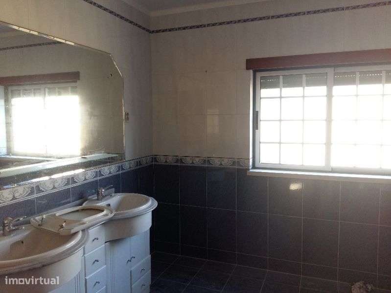 Moradia V4 remodelada em casal dos frades, Tomar.. - Grande imagem: 4/9