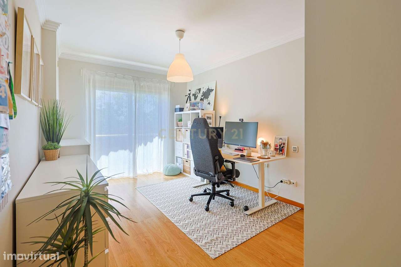 Apartamento T2, com Lugar de Parqueamento e Arrecadação, Quinta de São-22