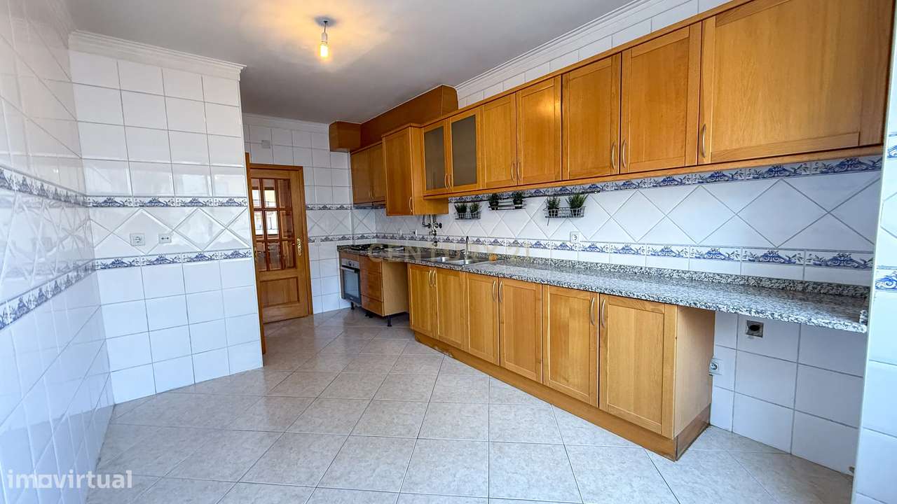 Apartamento T3 no centro de Viseu-1