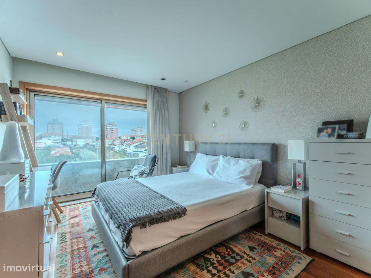 Luminoso T3+1 com Escritório e Varandas – Canidelo, Gaia-15