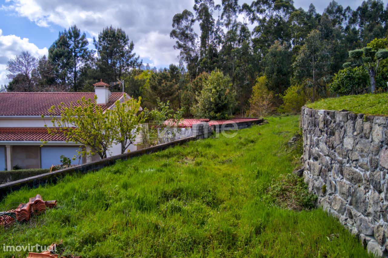 Terreno Urbanizável - U.F. Campos e Louredo