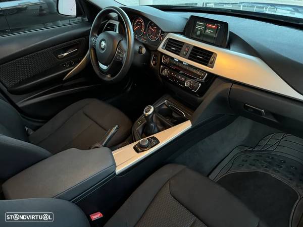 BMW 318 d Line Luxury - 18