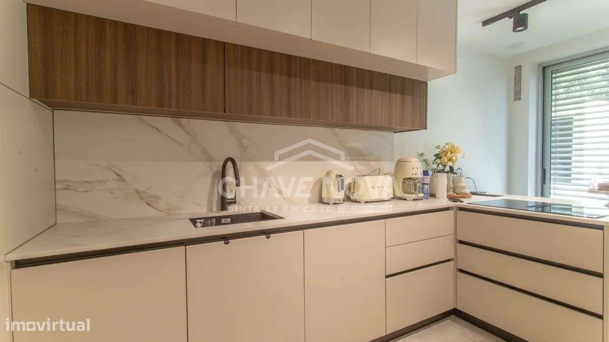 Moradia T3 com 4 casas de banho e piscina na Madalena-37