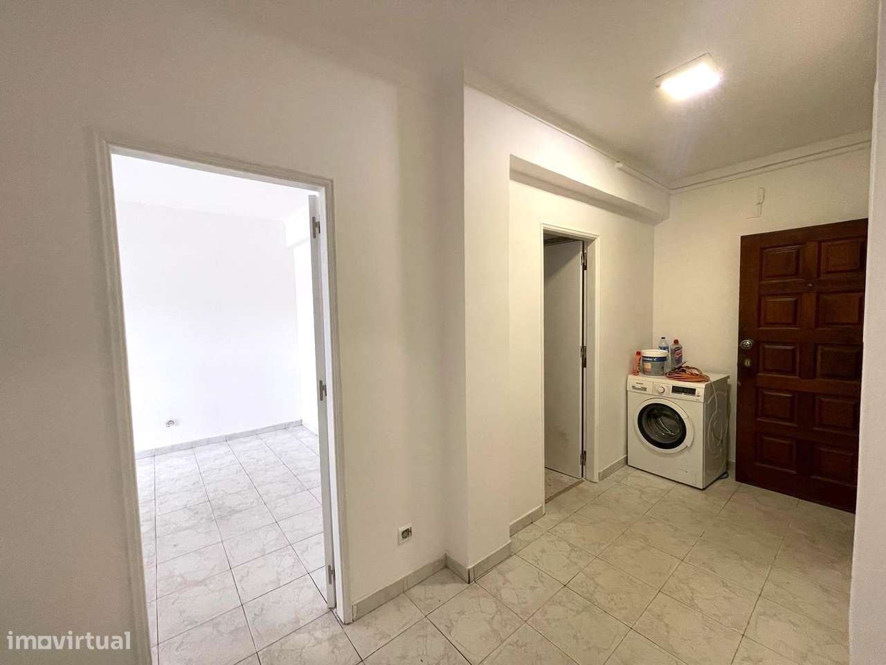 Apartamento T2 com Arrecadação em Faro-11