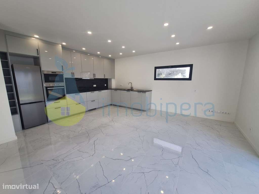 MORADIA T2+1 COM PISCINA PARA VENDA EM ARMAÇÃO DE PÊRA - NOVA CONST... - Grande imagem: 5/20