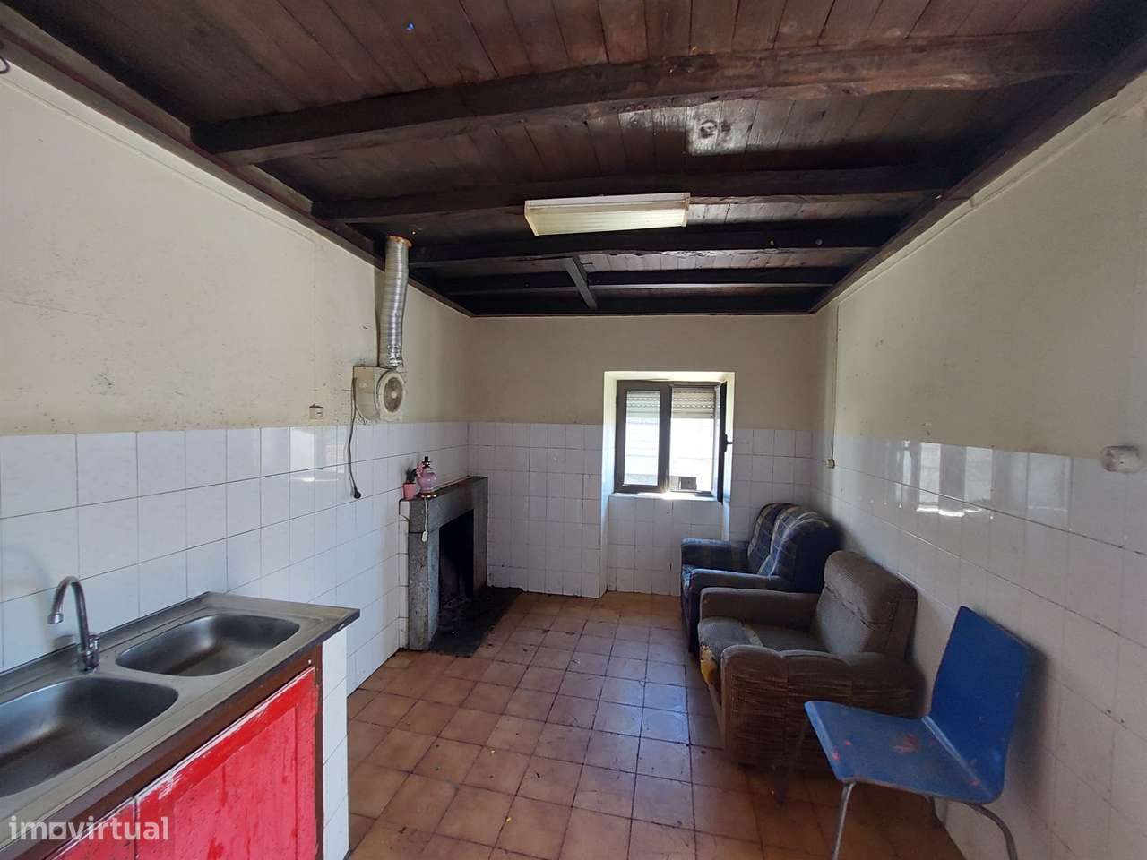 Moradia para Restaurar T2+2 Venda em Nespereira,Gouveia - Grande imagem: 4/11