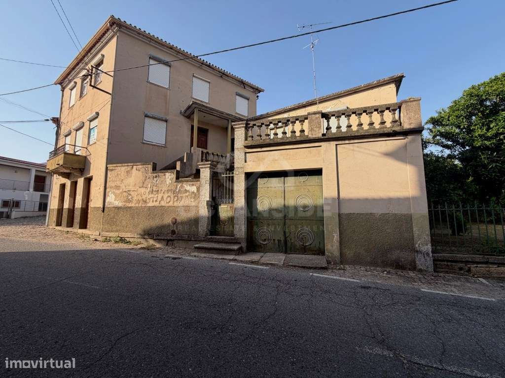 Moradia independente com 500 m2 de construção e terreno com 10.000 m2-31