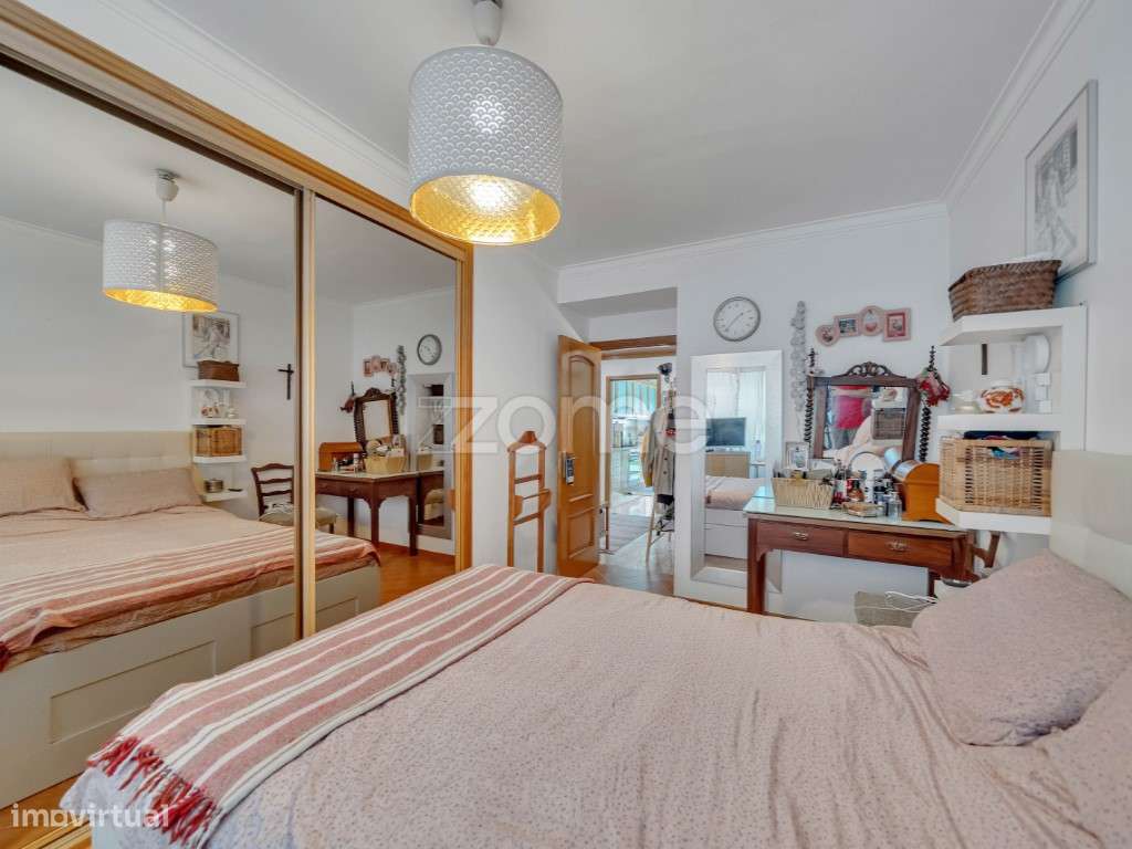 T3 com Terraço Privativo na Amadora-13