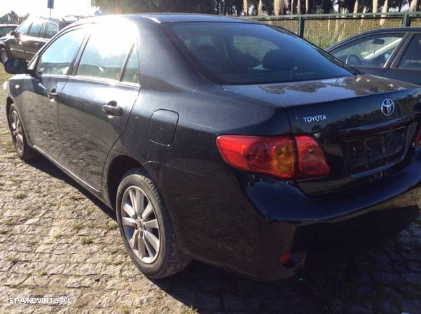 Toyota Corolla Sedan E15 2.0 D4D 2008 - Para peças - 3