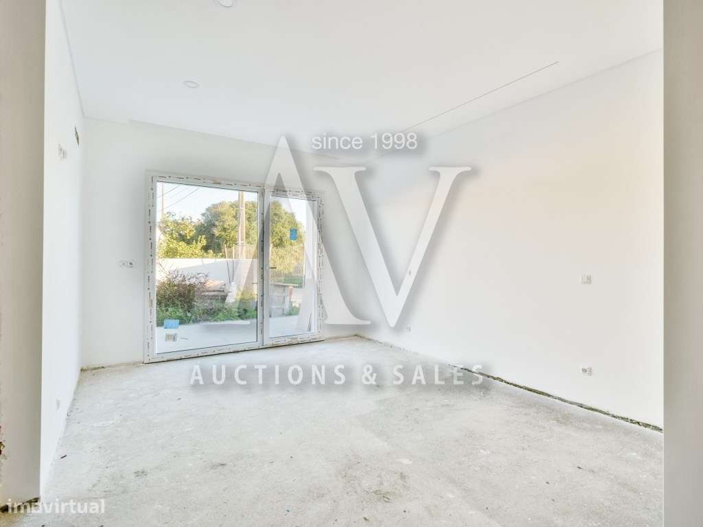 Moradia de luxo, V4, térrea, isolada e com piscina-16