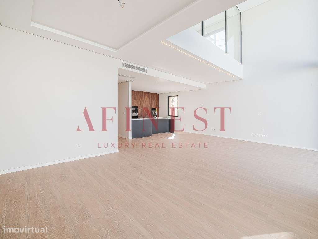 Moradia T4 de Luxo com Rooftop e Vistas Panorâmicas em Cascais - Grande imagem: 4/52