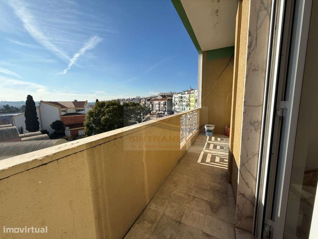 Apartamento T3 Fantástico e Totalmente Remodelado ao Pé da Igreja P... - Grande imagem: 2/23