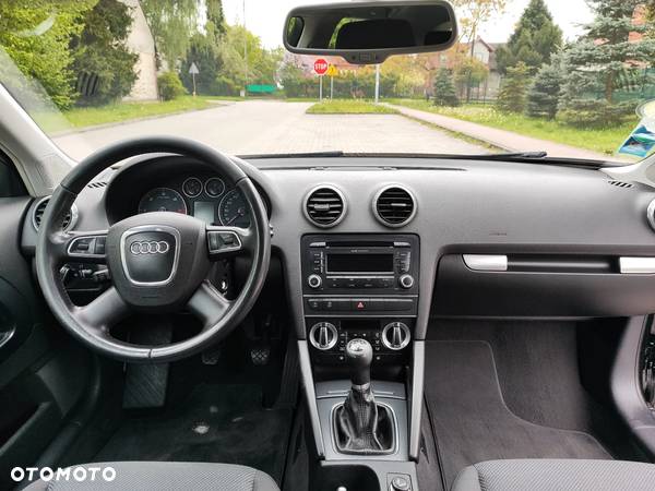 Audi A3 1.6 TDI DPF Ambition - 32