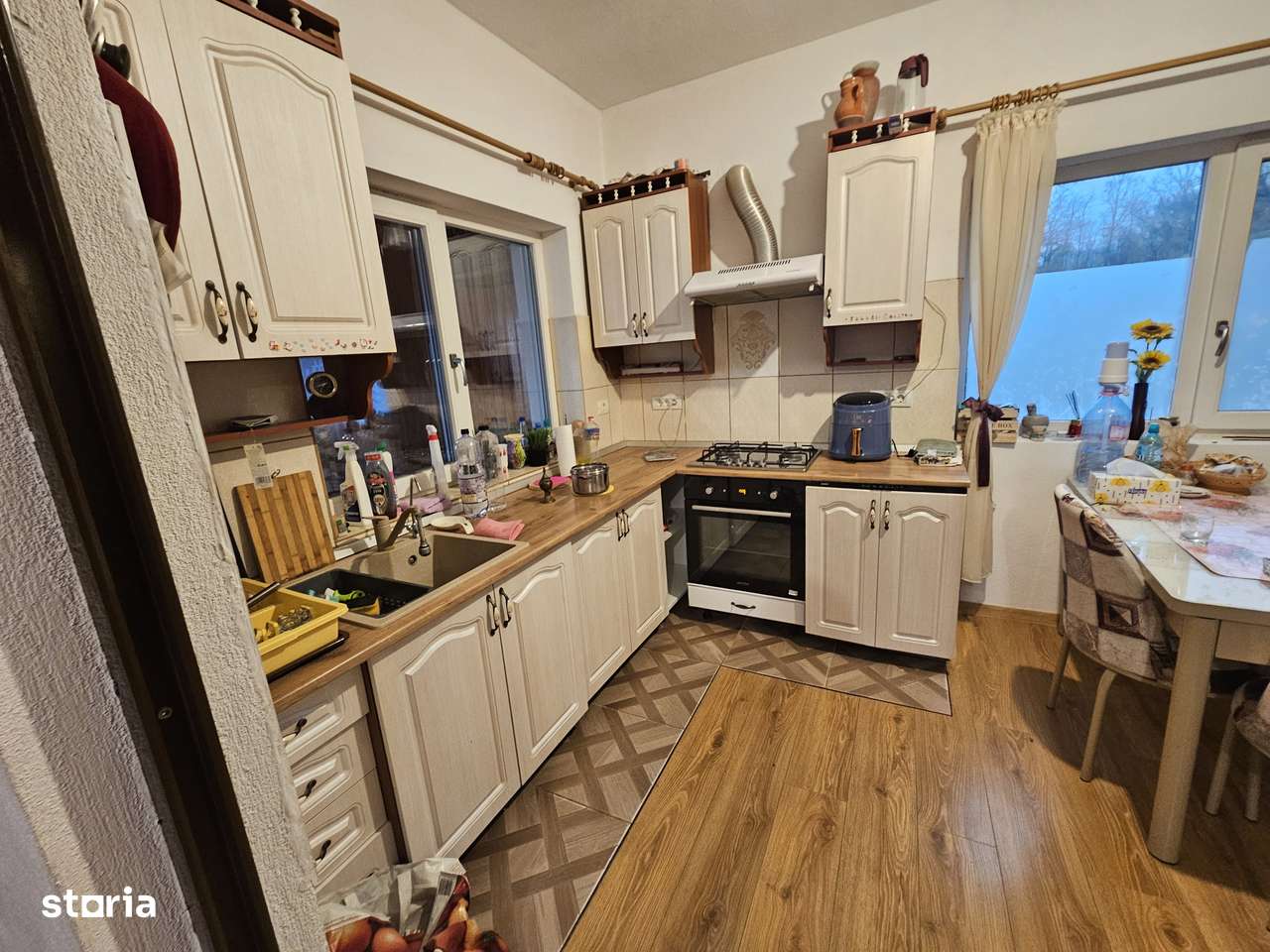 De vânzare Vilă P+1,Budeasa, teren 900 mp.,poziție frumoasă!-15