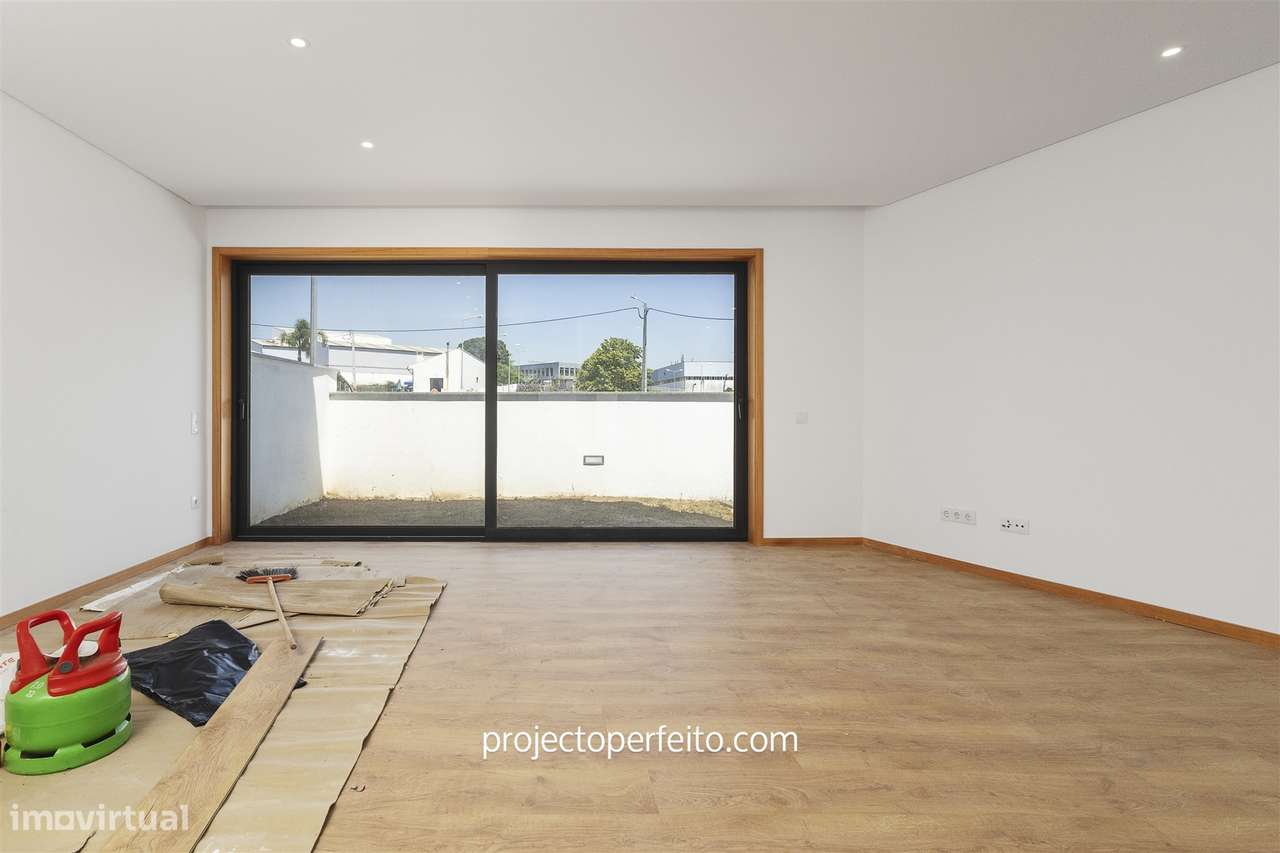 Moradia Geminada T3 Venda em Rio Meão,Santa Maria da Feira - Grande imagem: 4/21