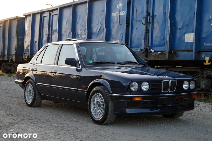 BMW Seria 3 318i - 6