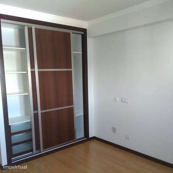 Excelente T2 com garagem!-13