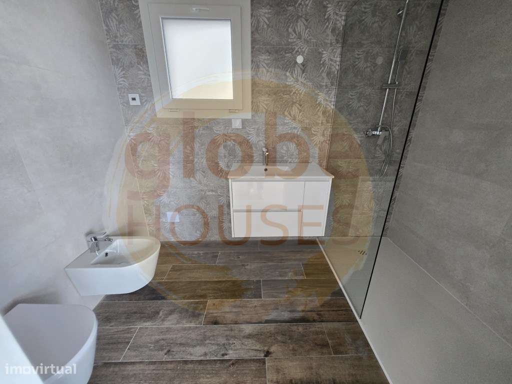 Moradia T3+1 com Piscina e Garagem - Lagoa de Albufeira-23