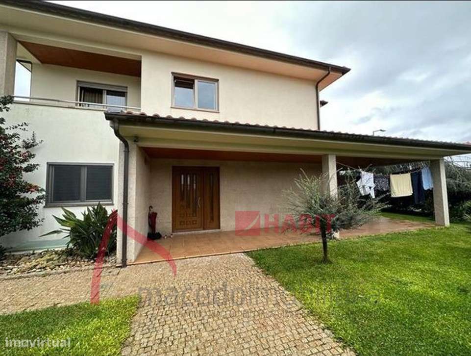 Moradia Individual T3 com piscina em Lomar-0