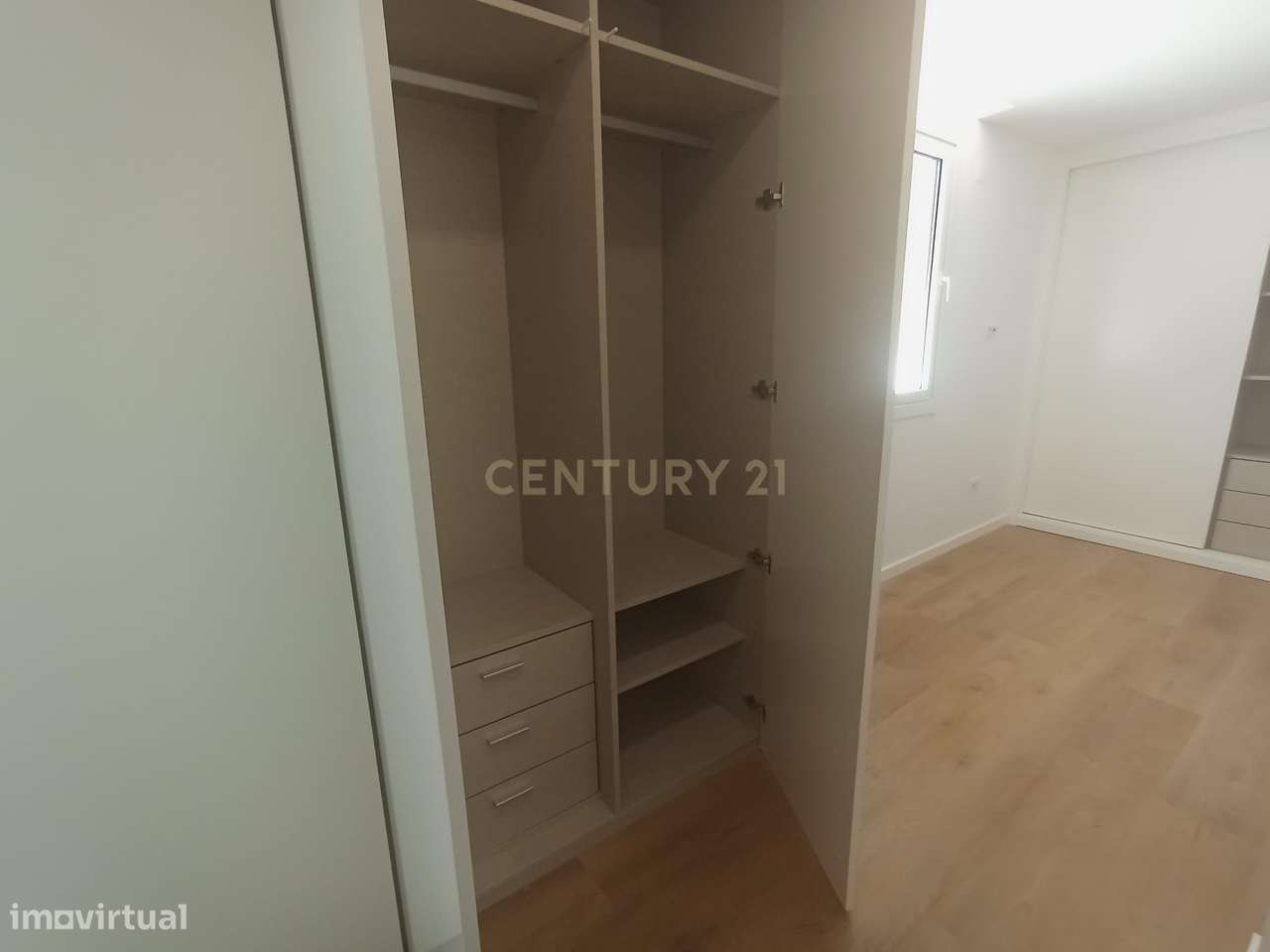 Moradia geminada no centro da Costa da Caparica-18