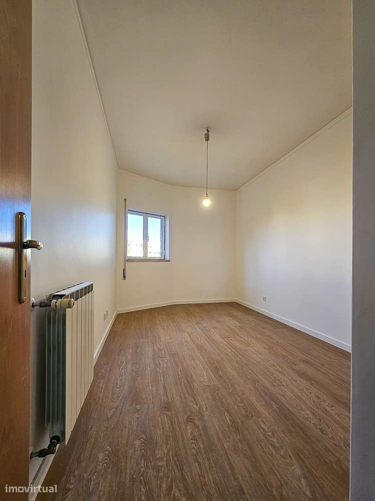 Apartamento Familiar Remodelado: Conforto e Comodidade na Sua Nova Cas-35