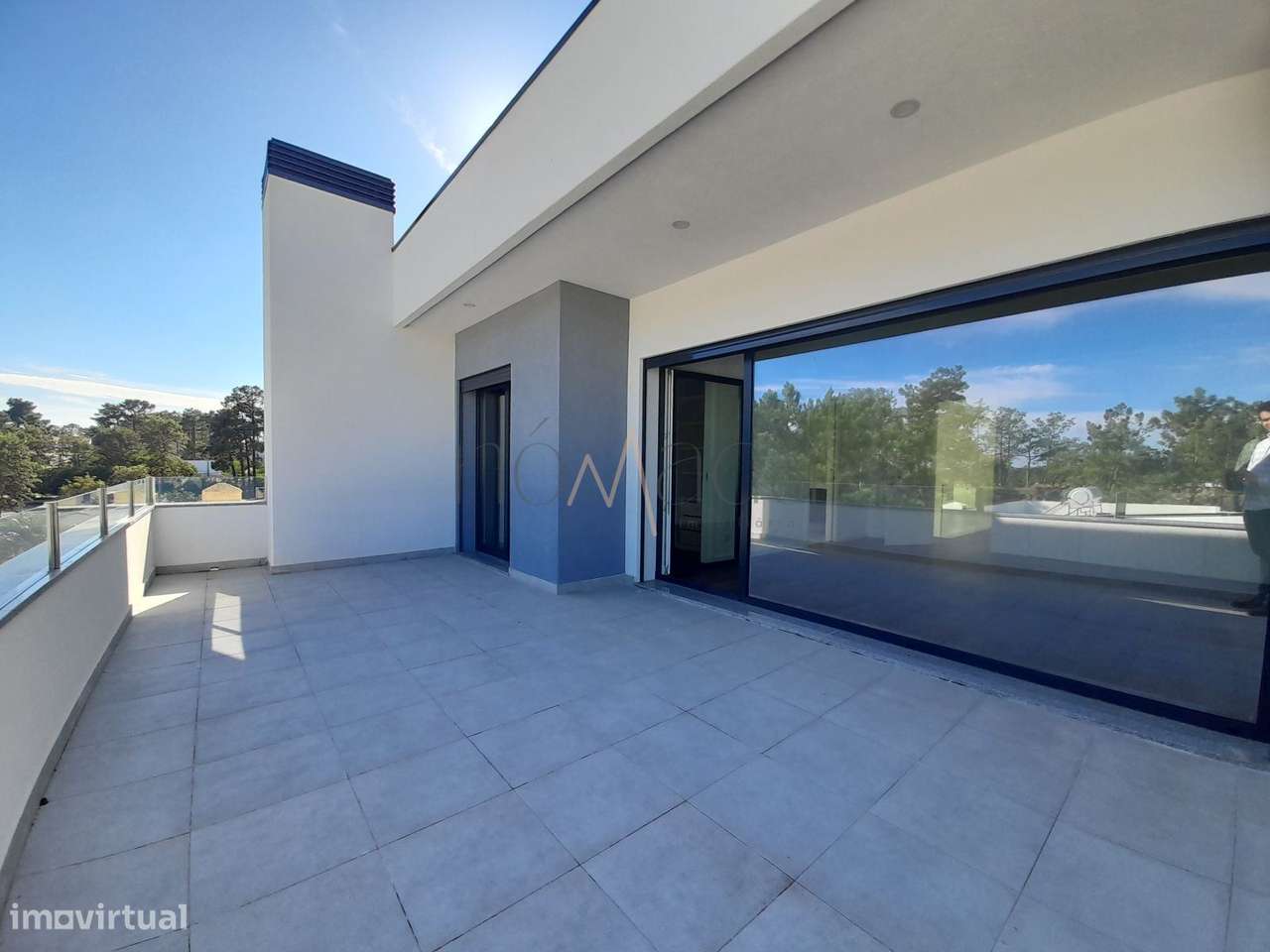 Fantástica moradia localizada no bairro de Valadares, Seixal-24