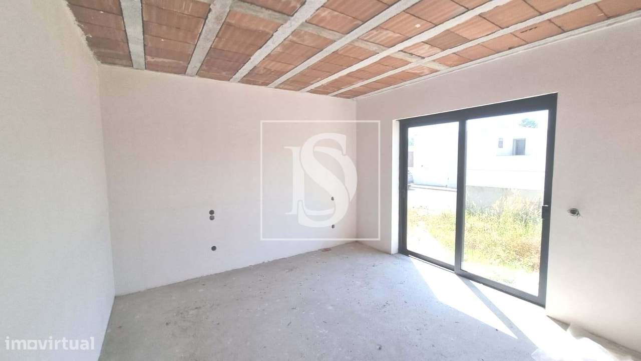 Moradia T3 independente, em construção, na Póvoa de Lanhoso-34