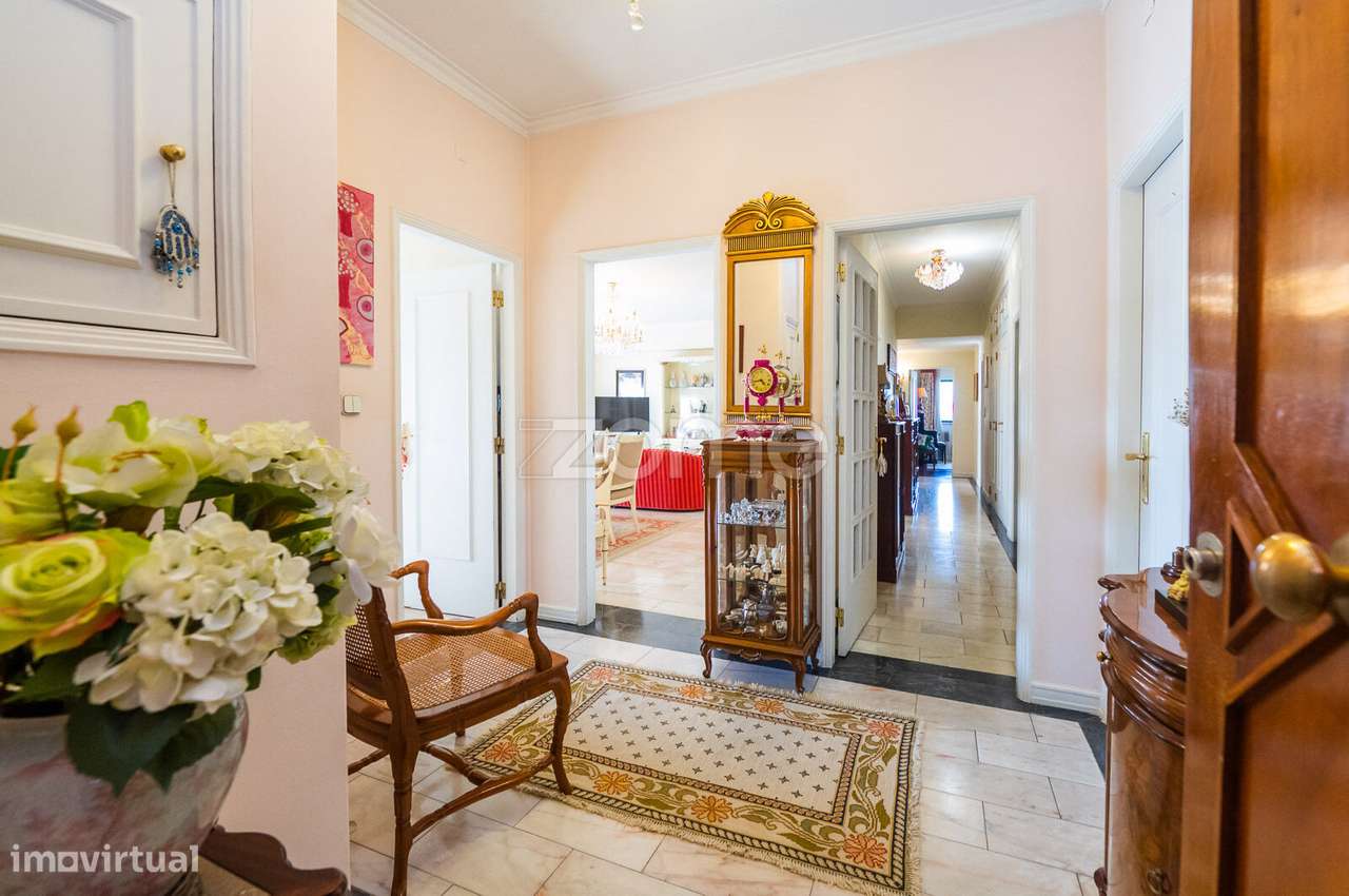 Apartamento T3 de Luxo c/ Vista Panorâmica Exclusiva - Laranjeiras-8