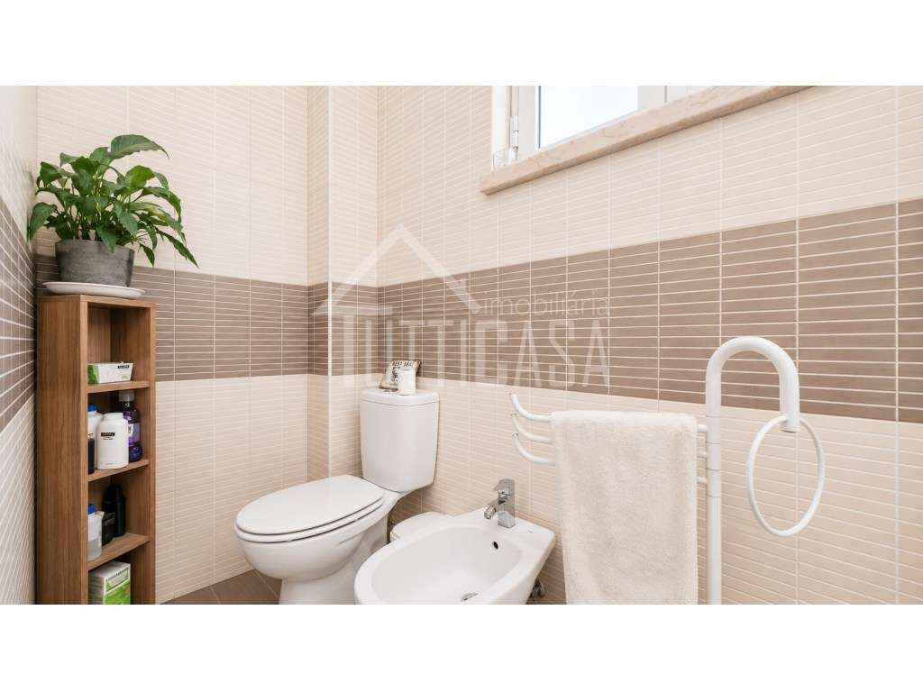 Apartamento T1 totalmente renovado em Olival Basto-5