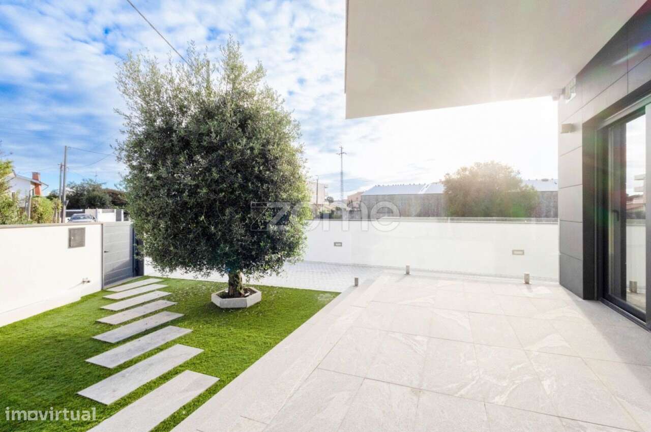 Moradia Individual a 800 metros da Praia de Canidelo - Grande imagem: 2/39