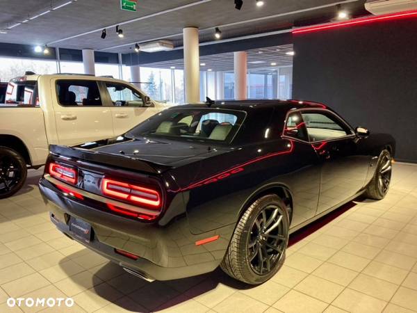 Dodge Challenger 5.7 R/T - 7