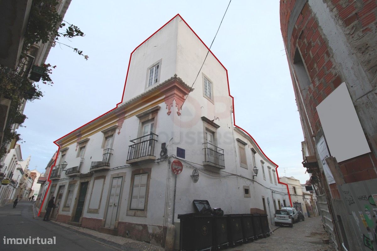 Prédio Residencial com 5 frações autónomas na Baixa de Faro