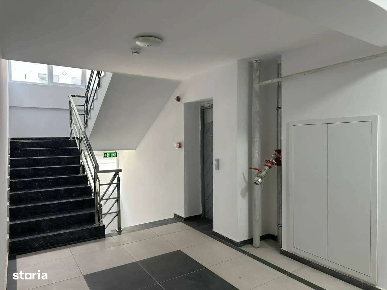 3 camere | finalizat | mutare rapida | lift Shindler | metrou