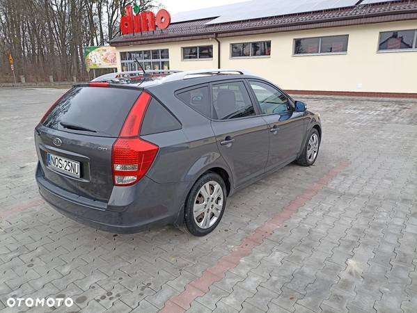 Kia Ceed Cee'd 1.6 Crdi Comfort + - 4