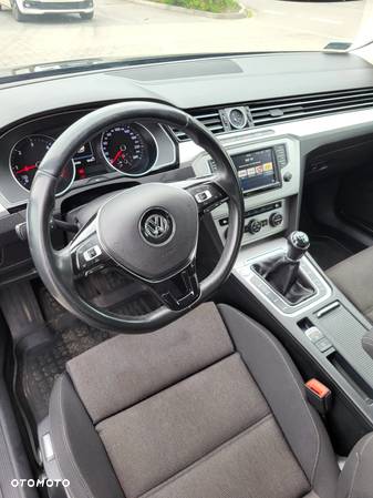 Volkswagen Passat 2.0 TDI BMT Comfortline - 11