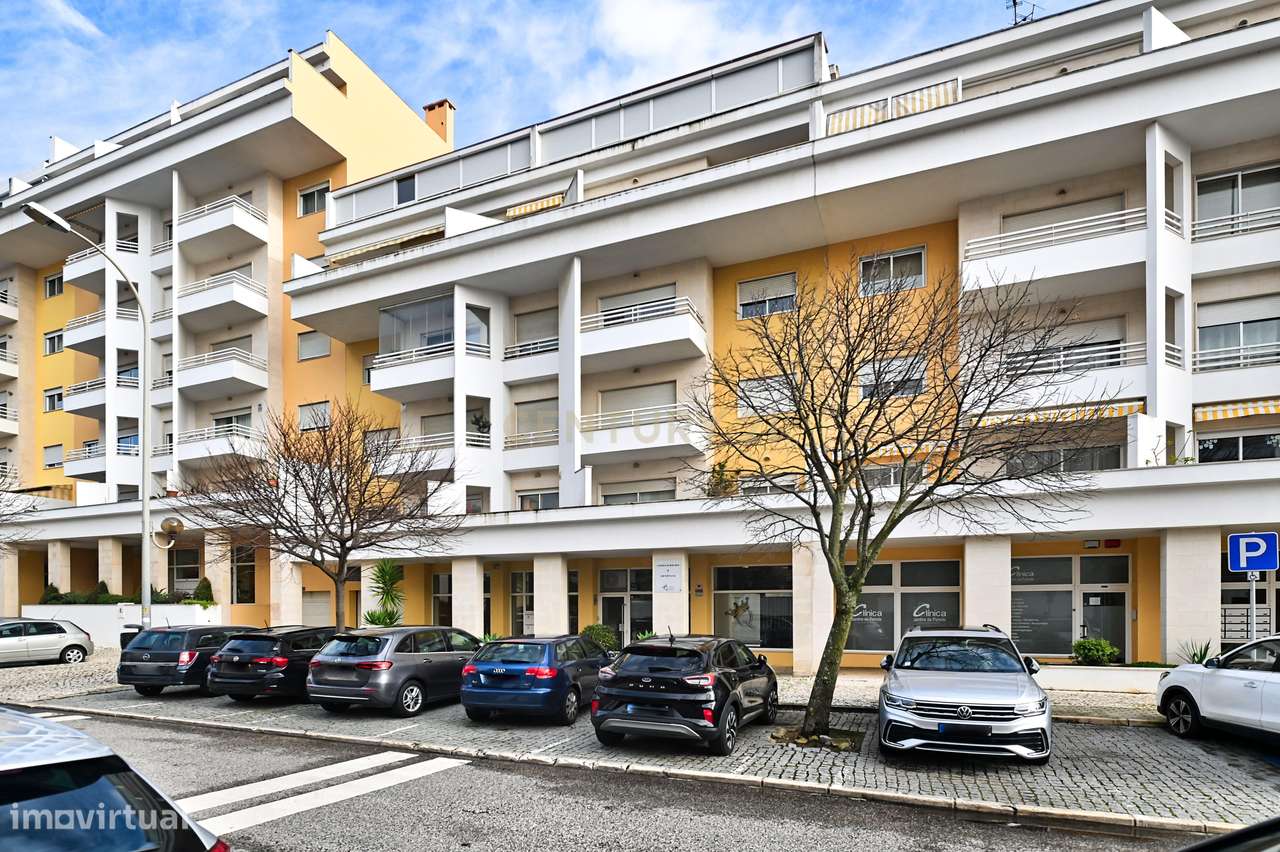 Apartamento 3 quartos, 3 WC, no centro dos Jardins da Parede, com vist-28