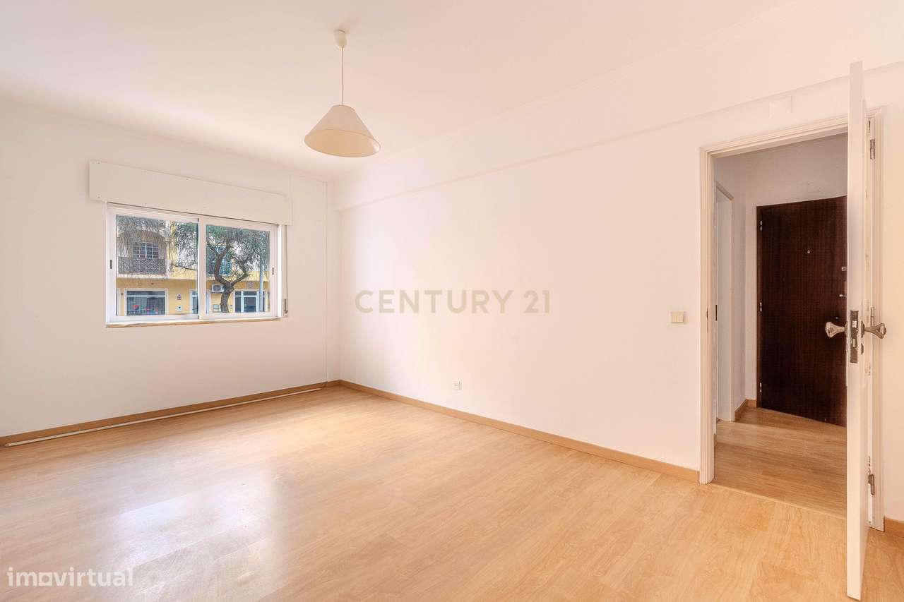 *Oportunidade: Apartamento T2 Remodelado na Baixa de Faro!*-16